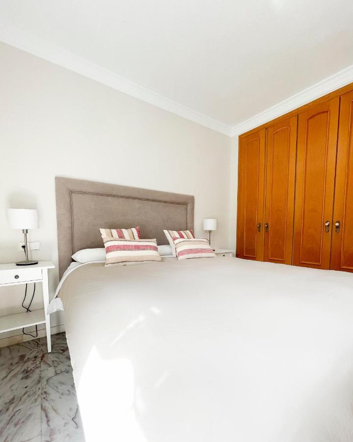 Holidays2Malaga Tomas De Echeverria 150 Mts To Beach & High Speed Wifi & Parking Apartment Exterior photo