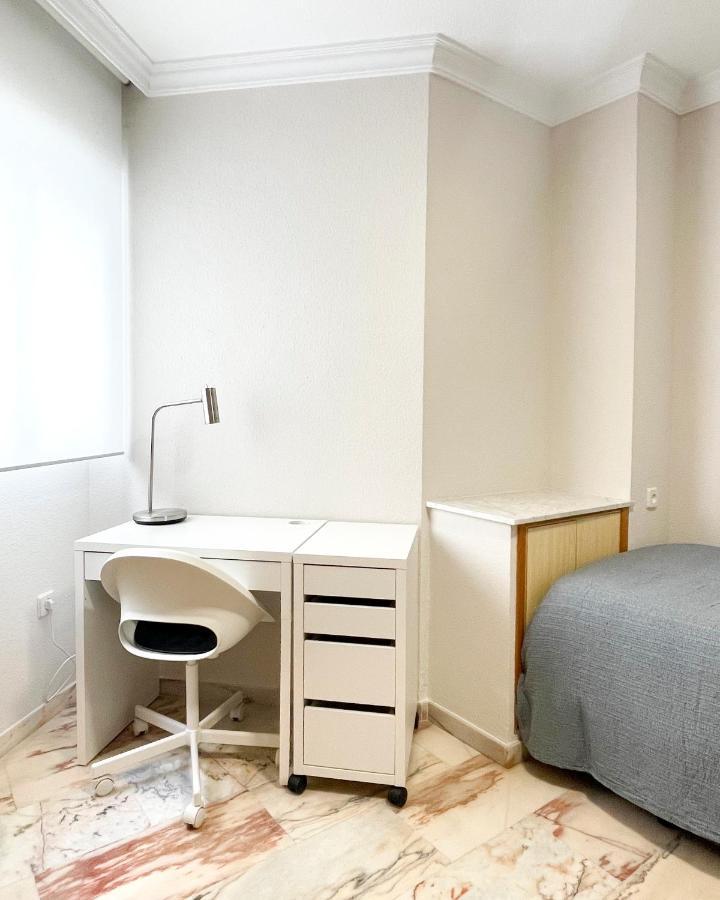 Holidays2Malaga Tomas De Echeverria 150 Mts To Beach & High Speed Wifi & Parking Apartment Exterior photo