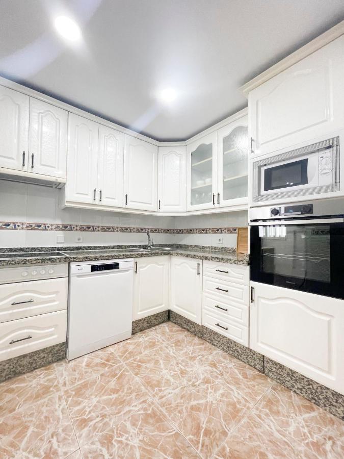 Holidays2Malaga Tomas De Echeverria 150 Mts To Beach & High Speed Wifi & Parking Apartment Exterior photo