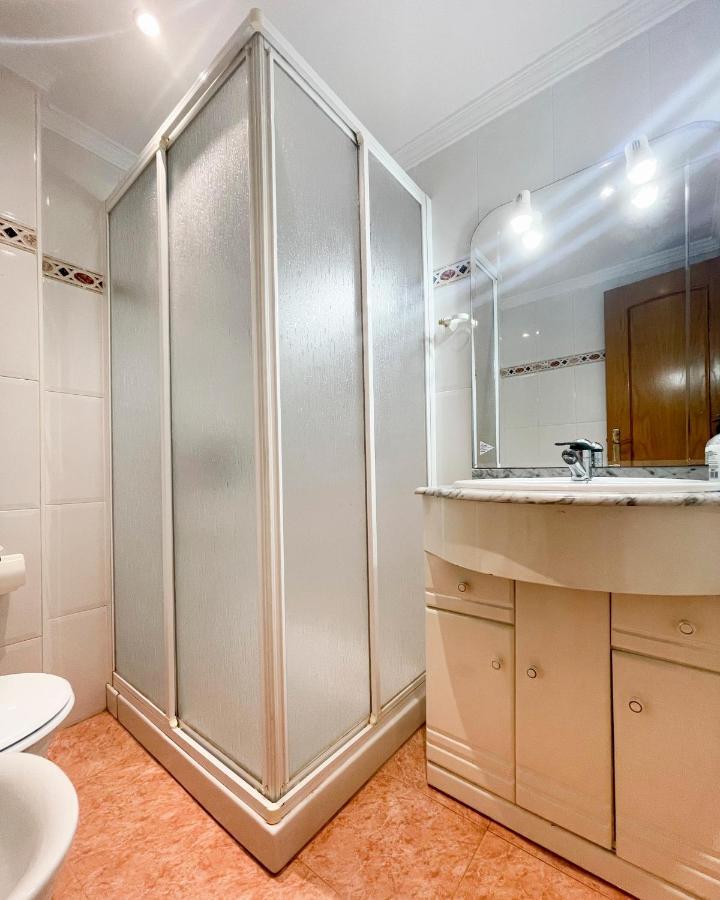 Holidays2Malaga Tomas De Echeverria 150 Mts To Beach & High Speed Wifi & Parking Apartment Exterior photo