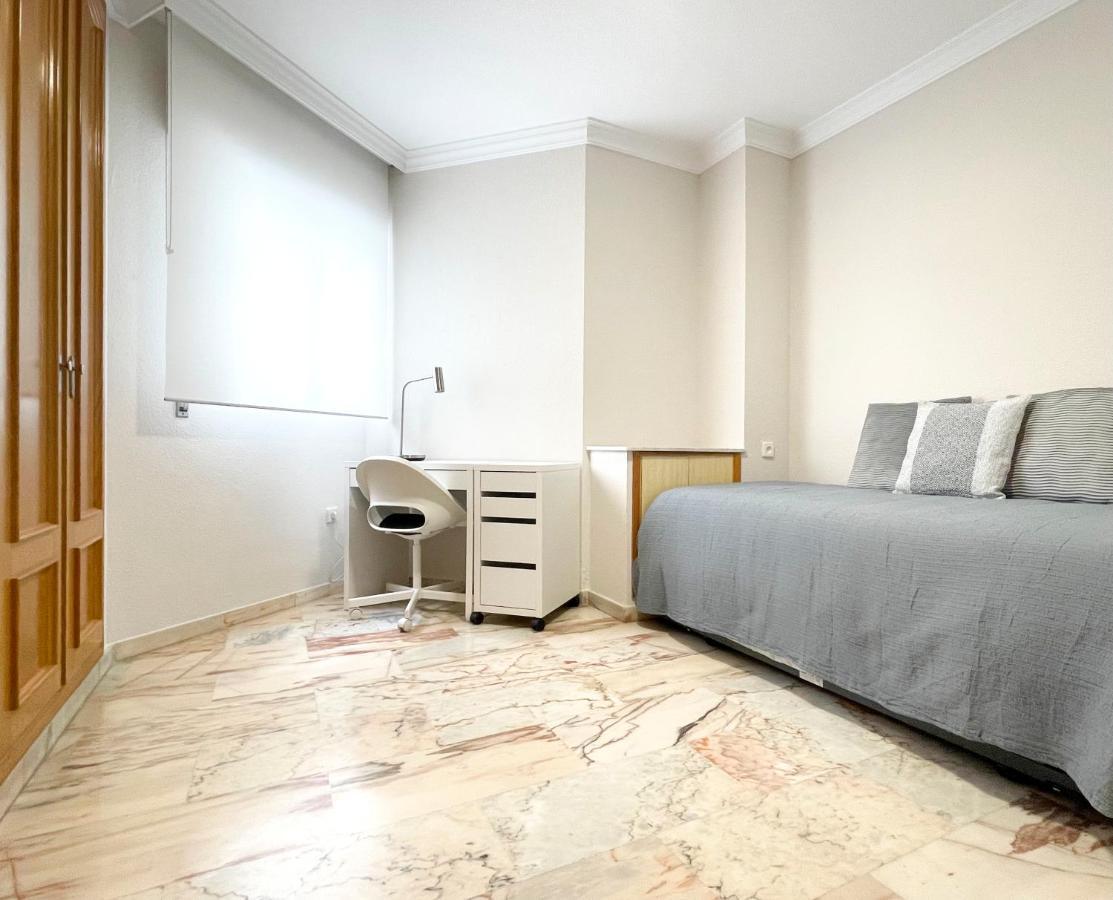 Holidays2Malaga Tomas De Echeverria 150 Mts To Beach & High Speed Wifi & Parking Apartment Exterior photo